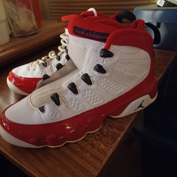 Jordan 9 Reto red and whjte - Picture 2 of 4